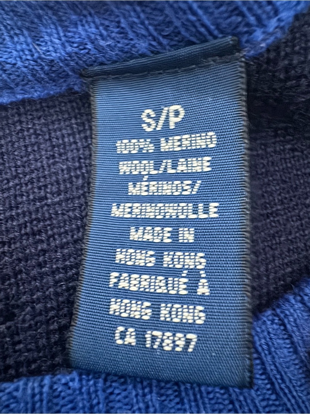 Vintage GAP 100 % merino wool Navy Crewneck Sweater with Blue and Cream Stripes - Picture 4 of 5